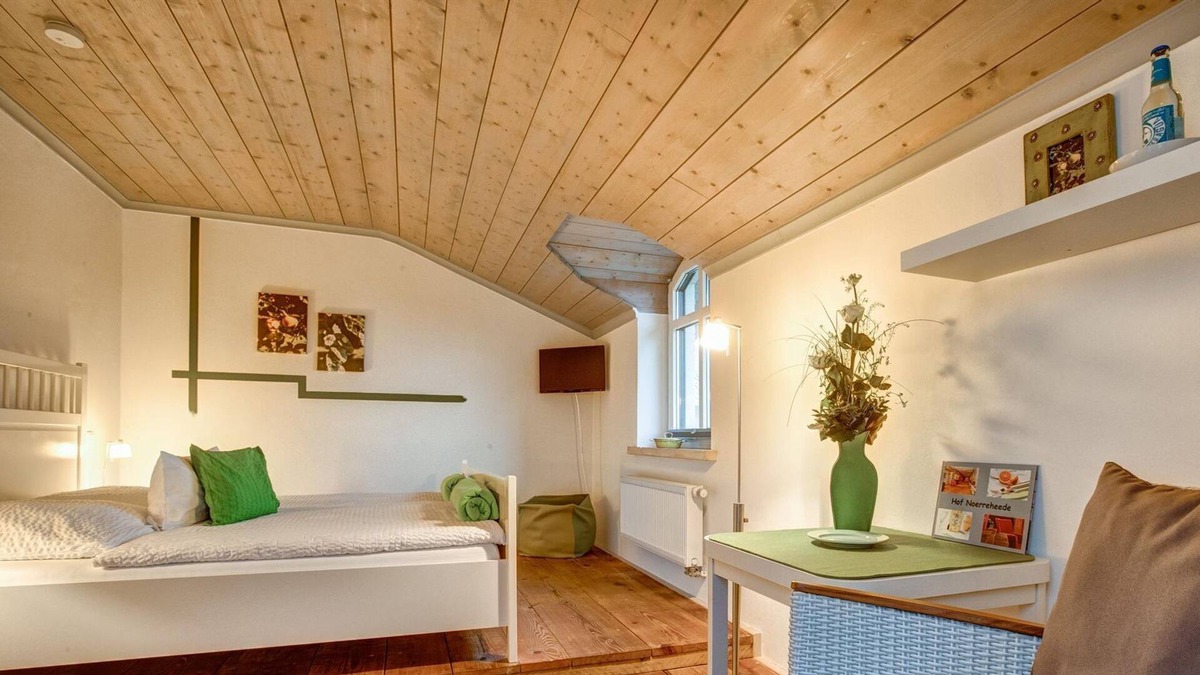 Nordhackstedt Cottage | Quince Chamber - Hof Noerreheede