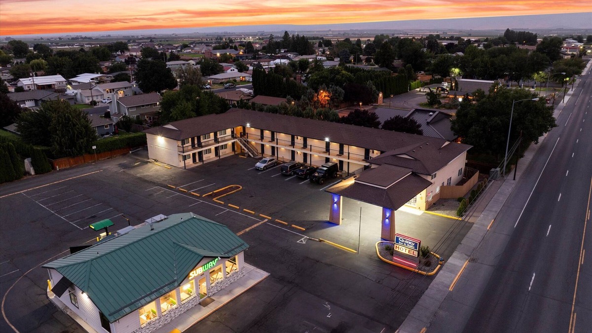 Quincy Hotel | Quincy INN and Suites