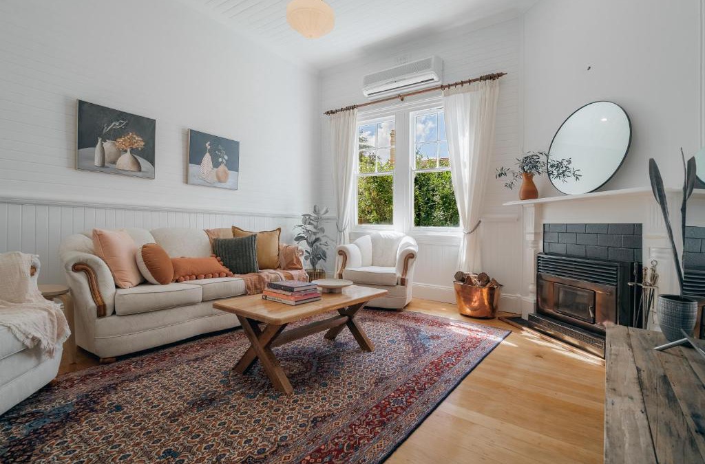 Armidale House | Quinn's Cottage - Central Armidale