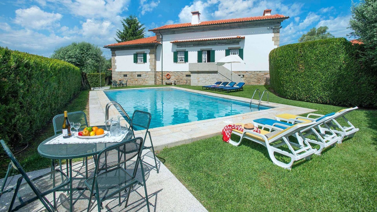 Fontao Villa | Quinta da Palma - Four Bedroom Villa, Sleeps 8