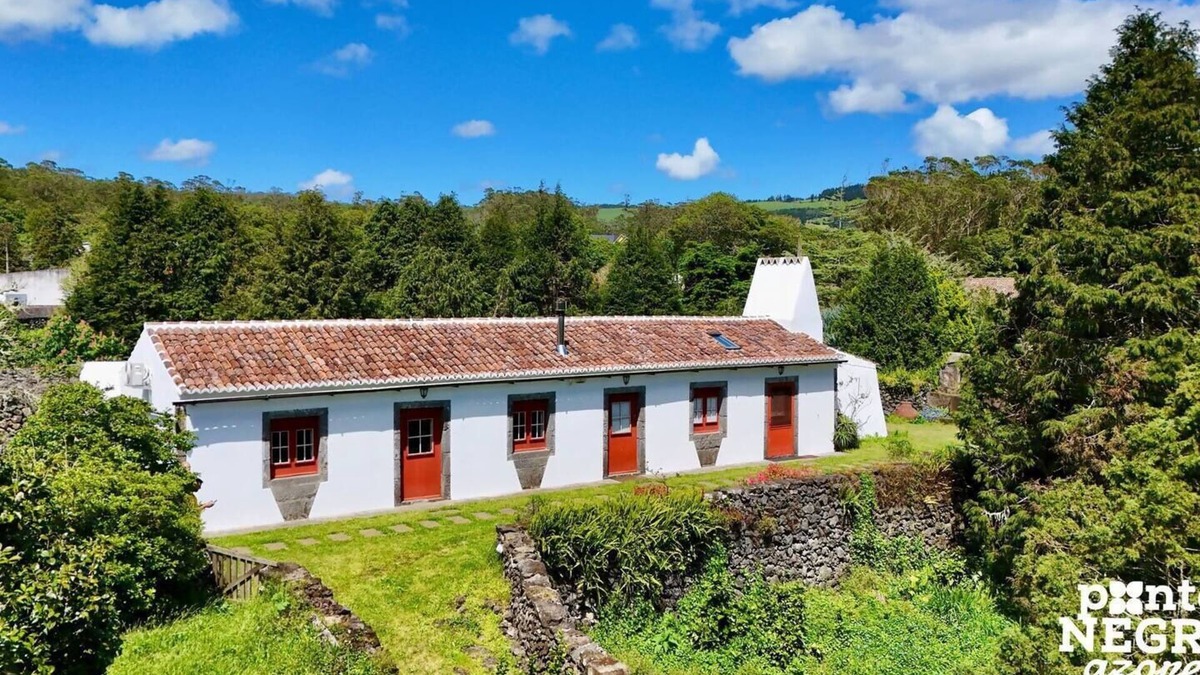 Angra do Heroismo House | Quinta das Estrelinhas by PontaNegraAzores
