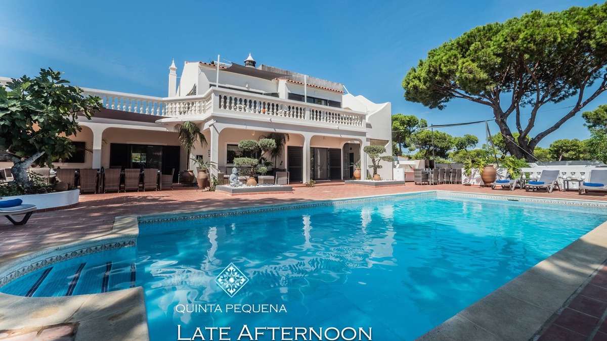 Figueiral Villa | Quinta Pequena is a large traditional family villa near Vale Do Lobo