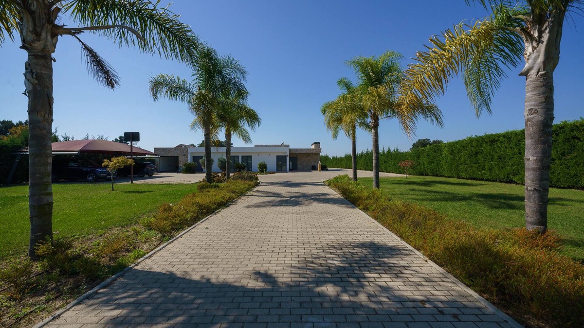 Palmela House | "QUINTA ZEZOCA", countryside villa near Lisbon