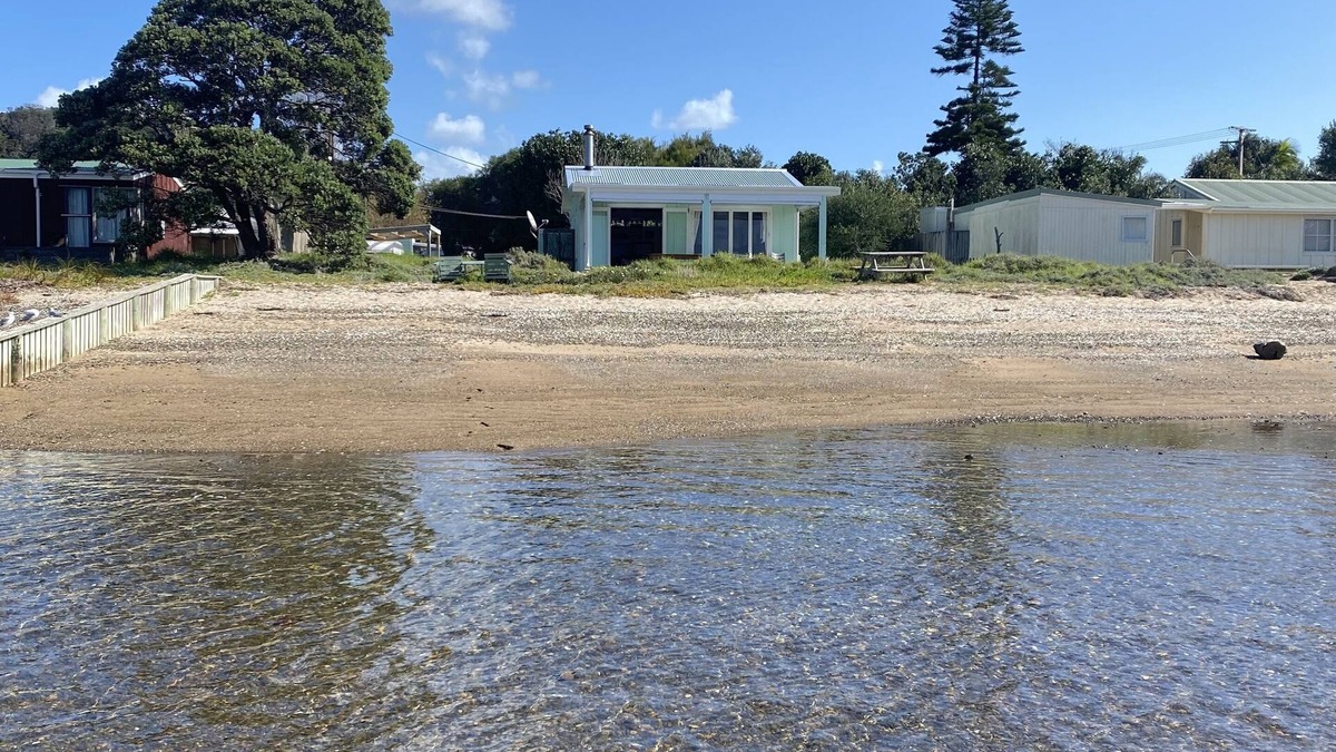 Pataua House | Quintessential kiwi beach holiday
