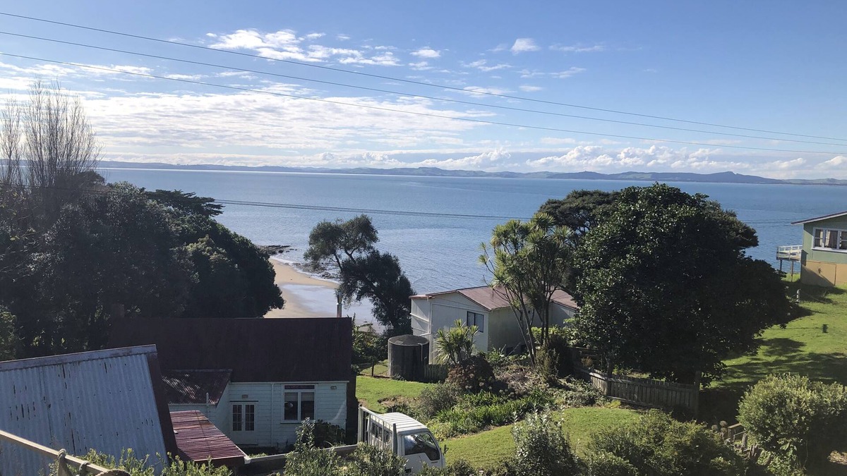 Pouto House | Quintessential kiwi bach