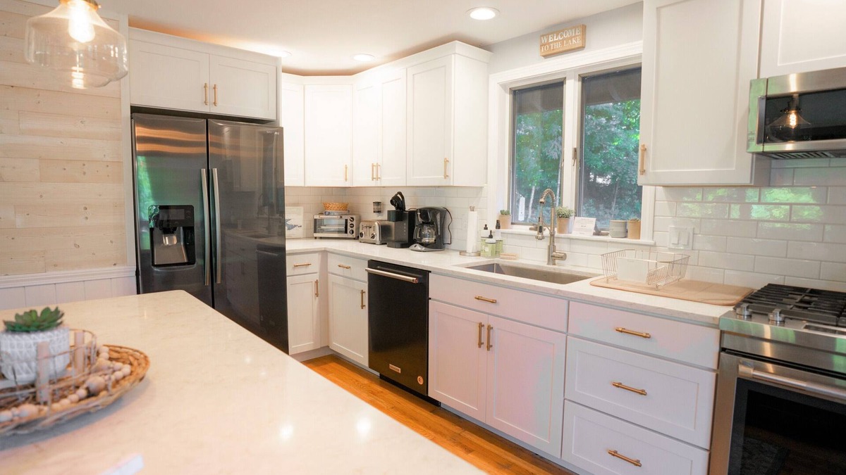 West Poland House | Quintessential Lakefront Home perfect for MultiFamily retreats on Thompson Lake