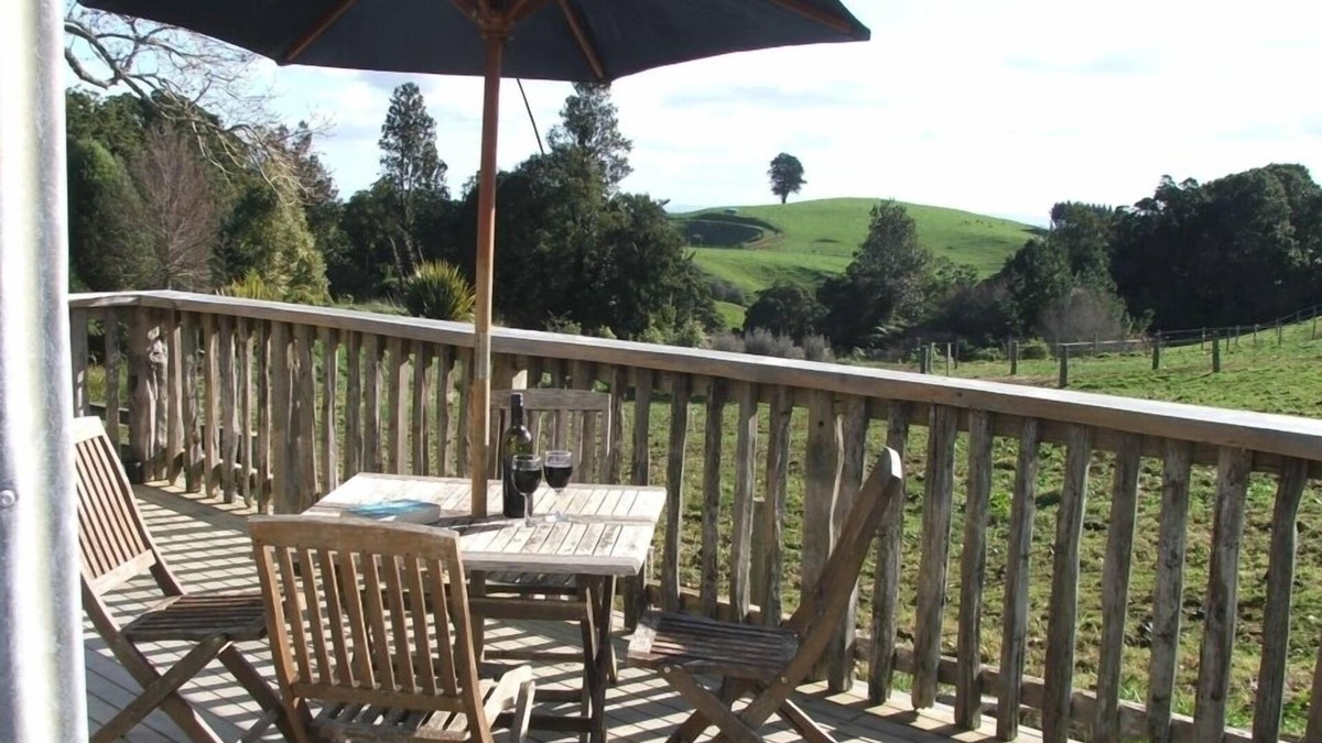 Te Miro Cottage | Quirky and unique converted Woolshed