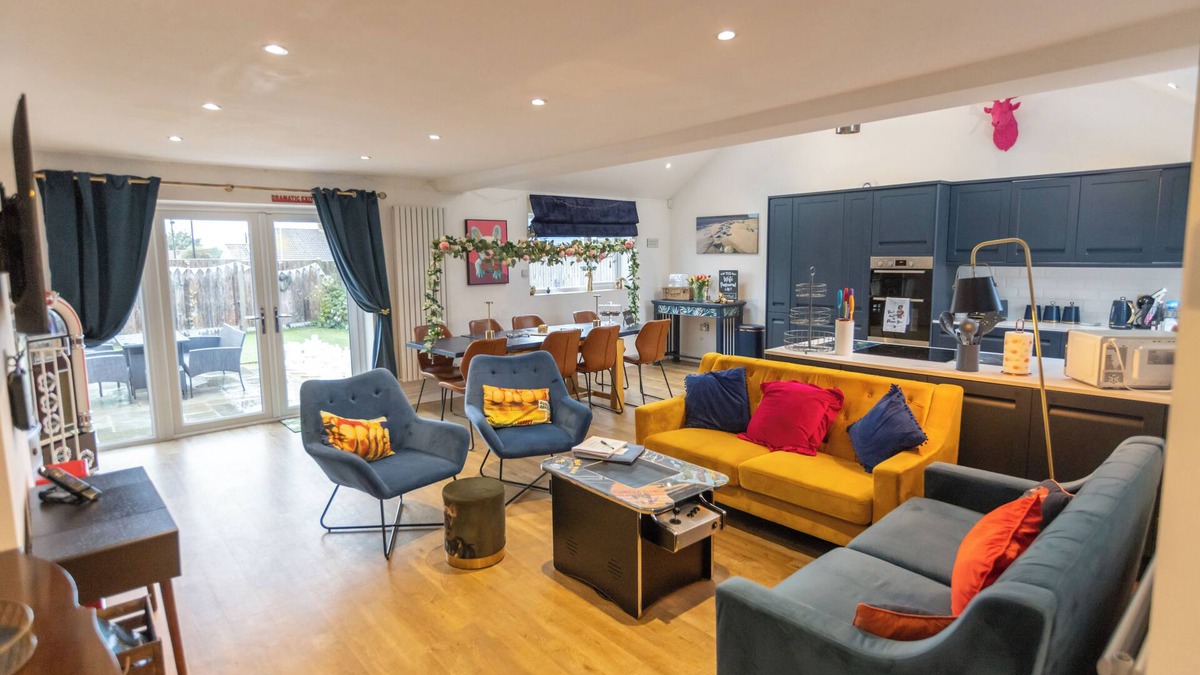 Herne Bay House | Quirky bungalow on coastal walk with distant sea views. Fully secure garden.