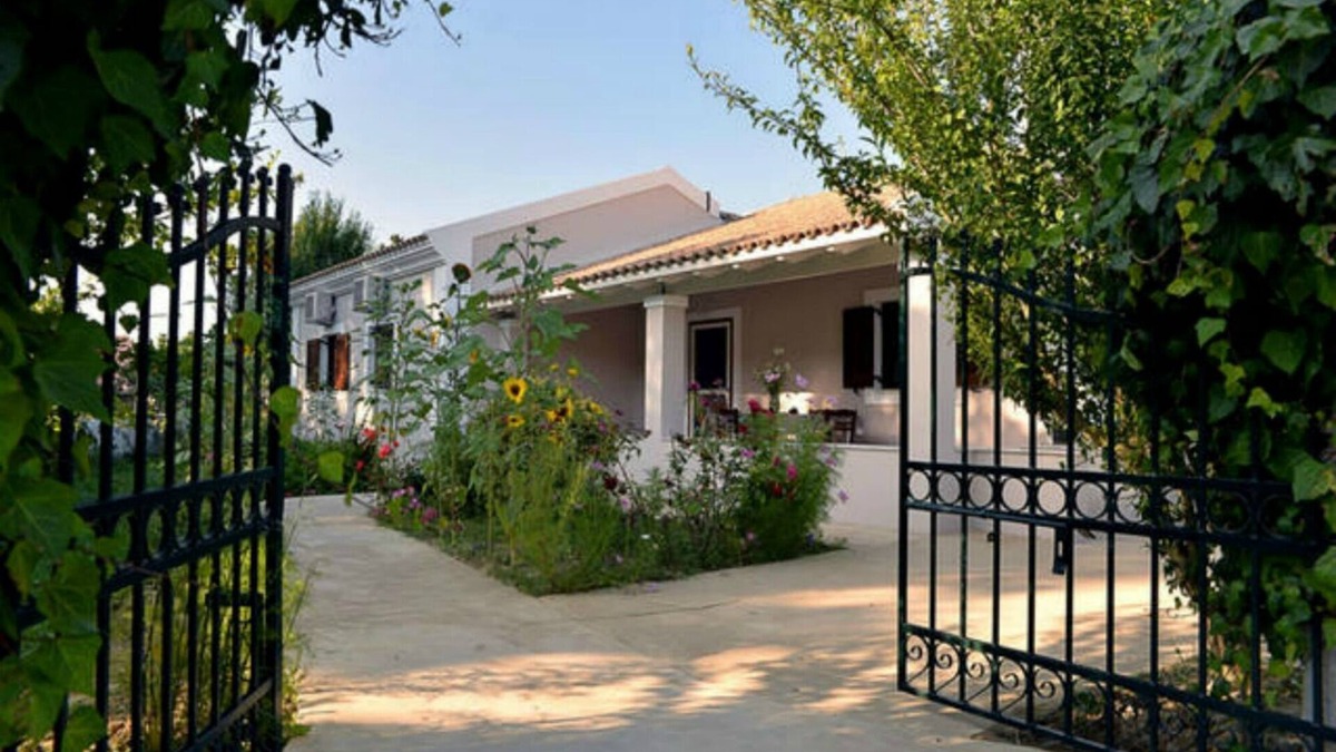 Peroulades House | QUITE FAMILY HOME NEAR LOGAS AMA 00002558284