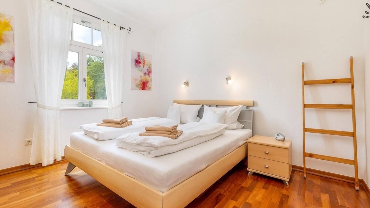 Zudar Apartment | Rügenbrise am Wasser - Fewo EG