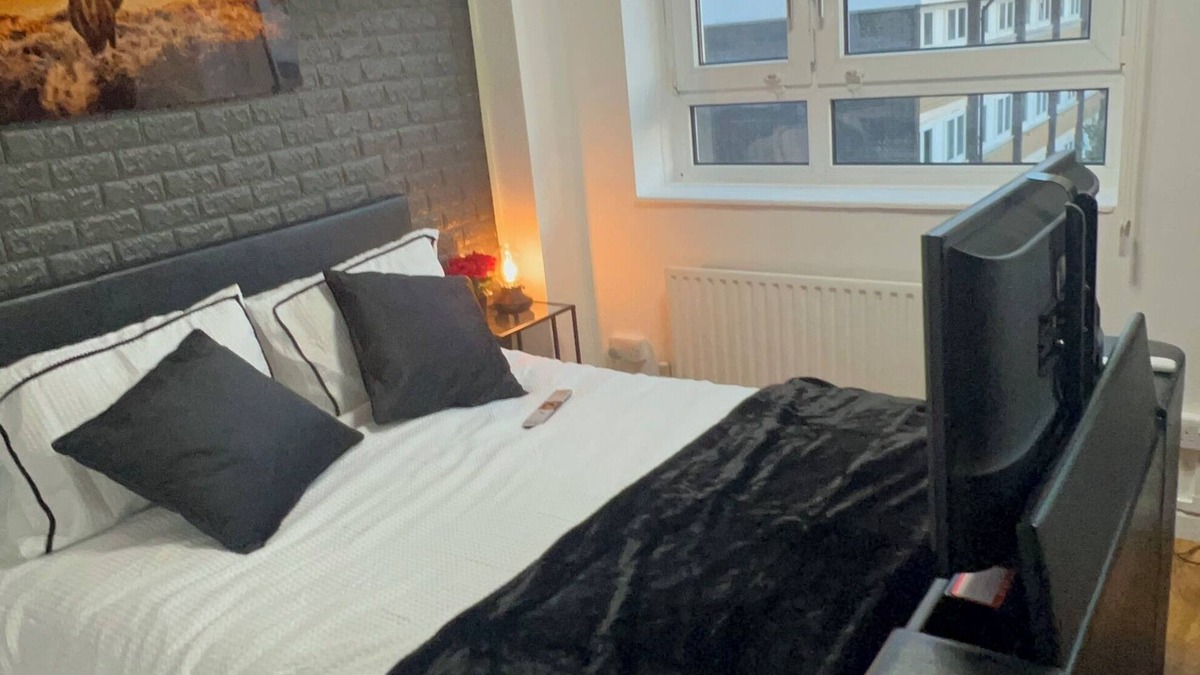 Northumberland Park Apartment | R&V apartment.