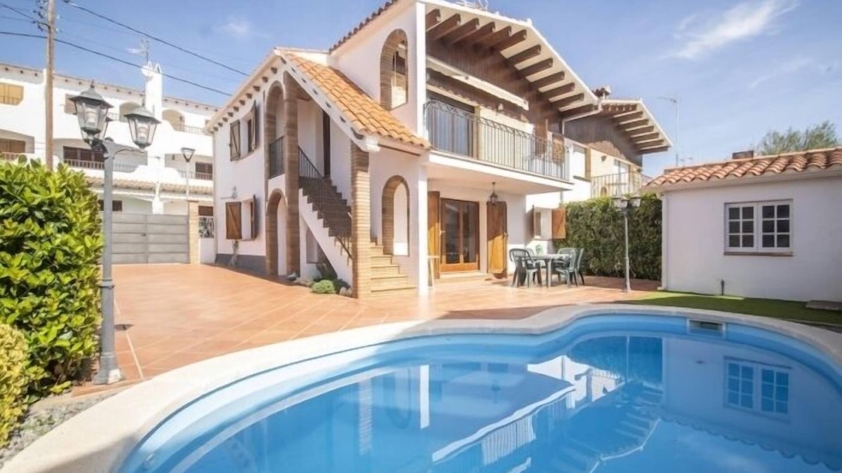 El Roc de Sant Gaieta Villa | R145 Villa en Roda de Bera