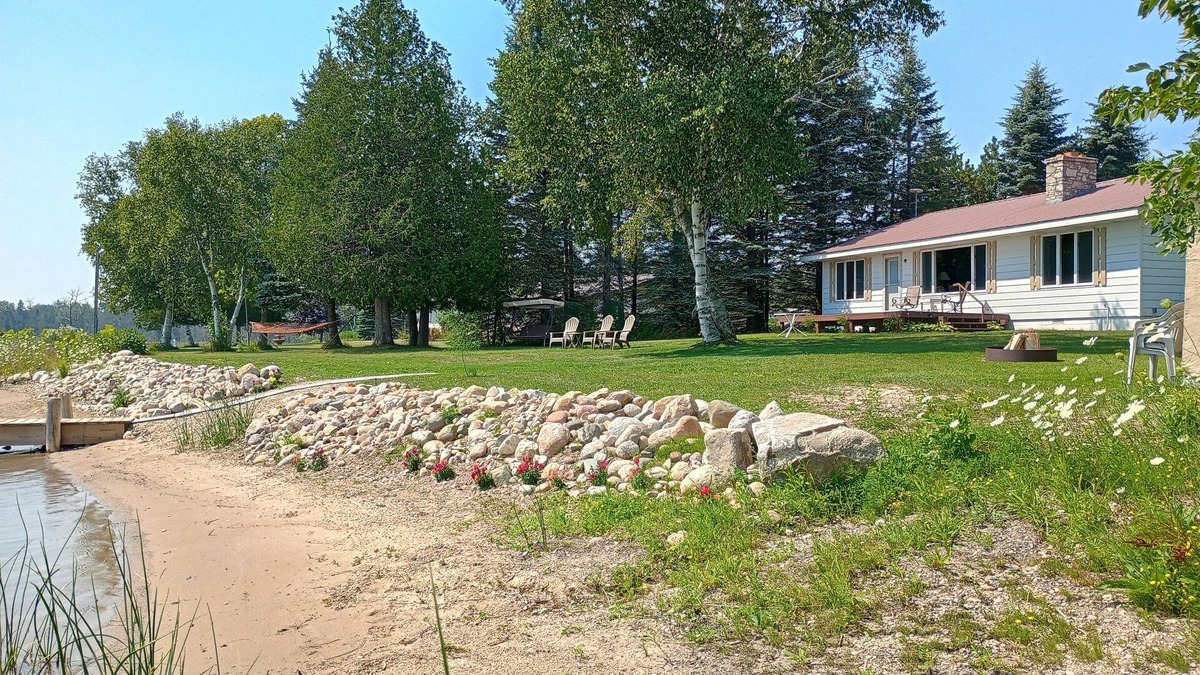 Chippewa County House | Raber Bay Retreat*Waterfront*Kayaks