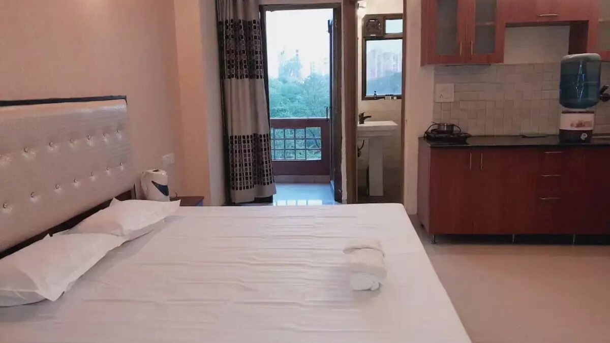 Vrindavan Apartment | Radha Madhav Kunj-Enjoy Cool Happy Lifen