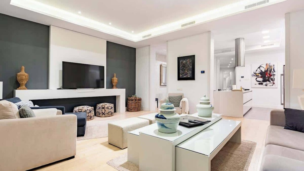 Recoletos Apartment | Radiant apartment in the heart of Madrid.