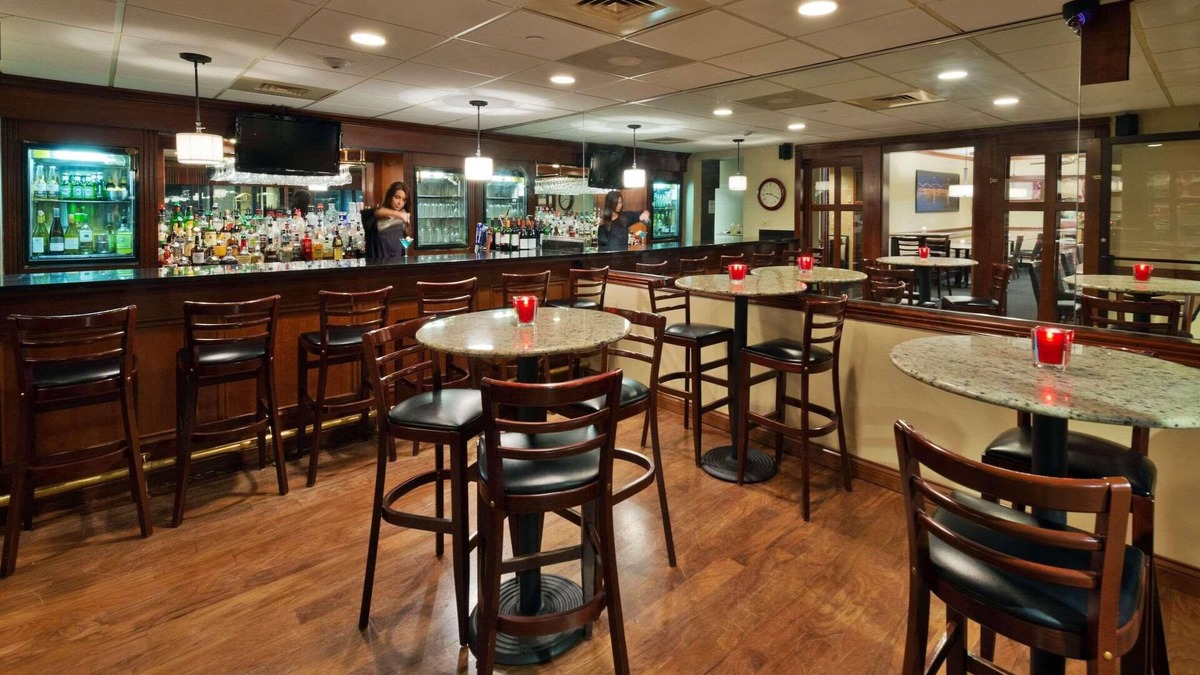 Rockford Hotel | Radisson Hotel and Conference Center Rockford