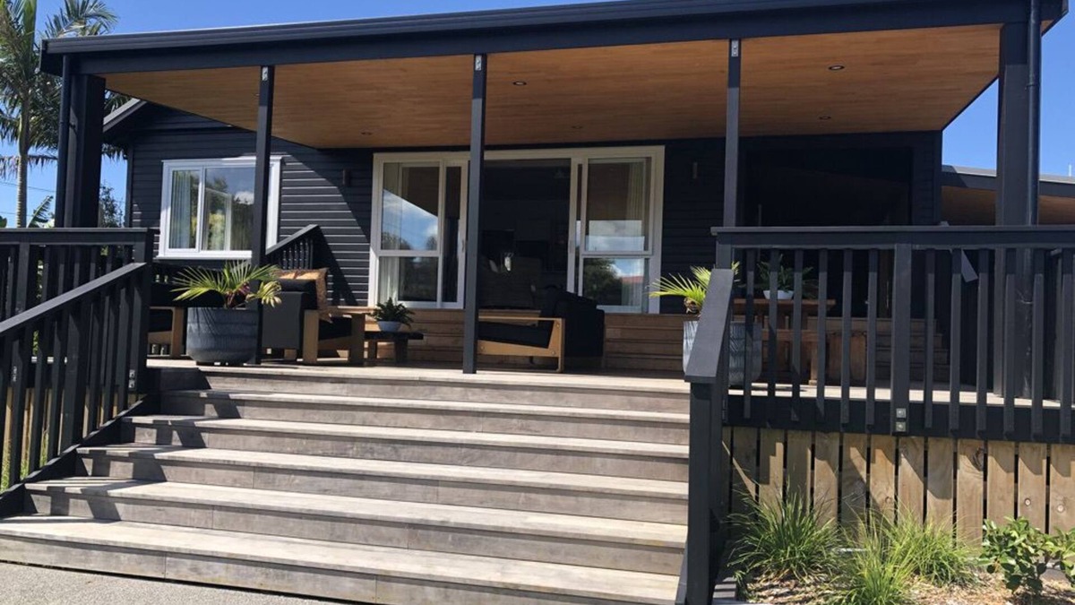 Raglan House | Raglan Escape: Unique holiday home right in the heart of Raglan