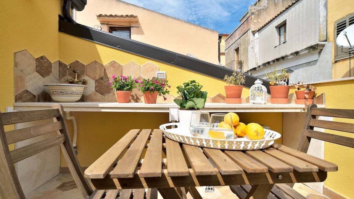 Ragusa Apartment | Ragusa exclusive flat with terrace & barbecue
