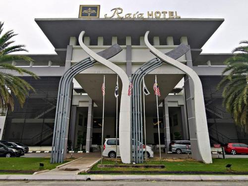 Kampung Telaga Batin Hotel | Raia Hotel & Convention Centre Terengganu