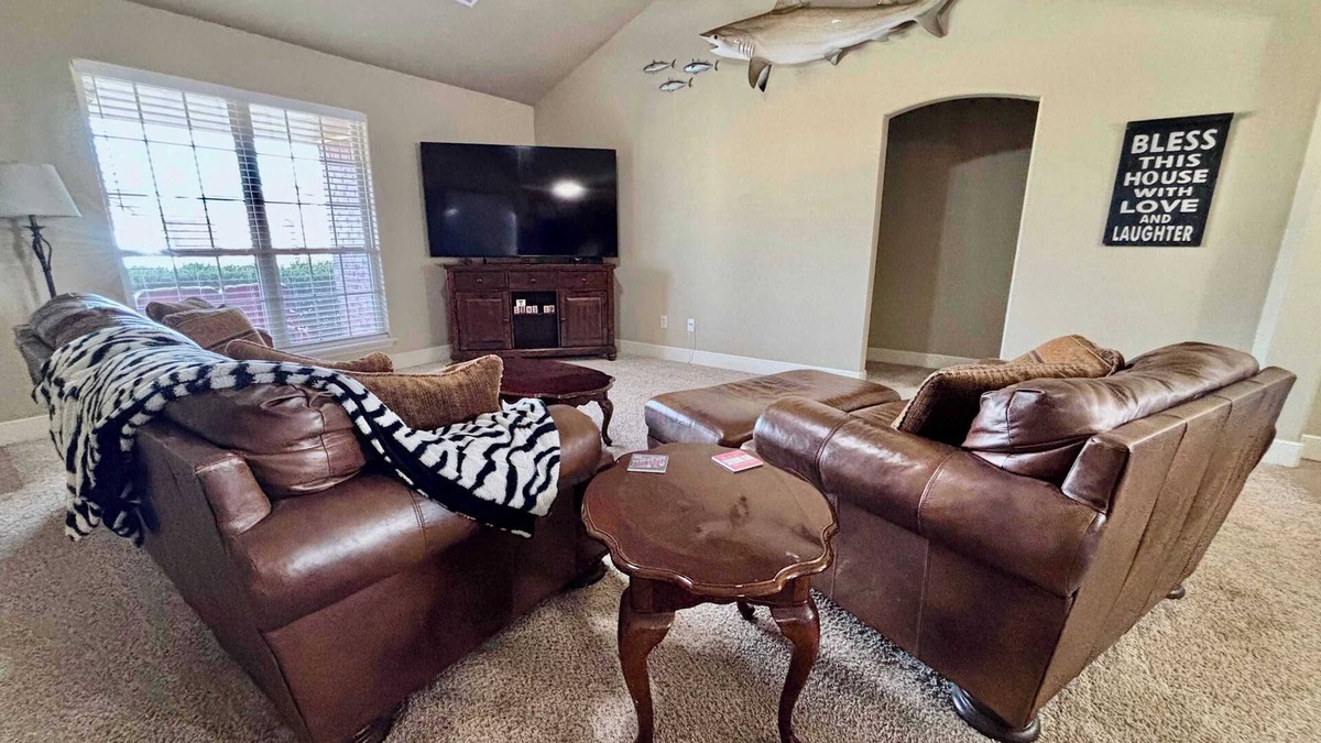 North by Northwest House | Raiderland Rest Stop - 3BR/2BA - Close to Campus