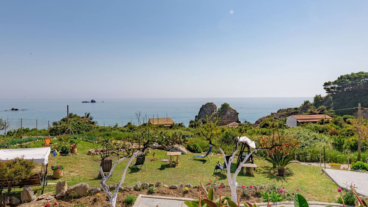 Sinarades Apartment | Rainbow apartment B, Pelekas beach, 40 meters from the sea