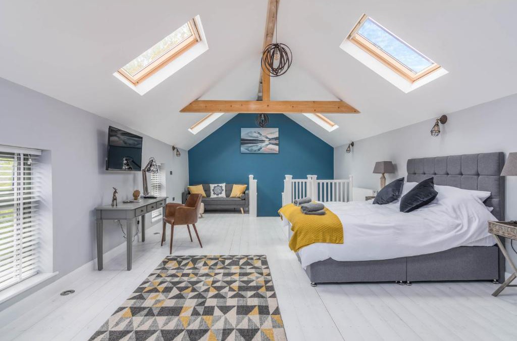 Lutterworth Apartment | Rainbow House - Entire Place
