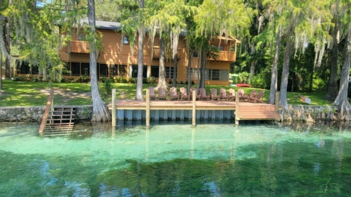 Dunnellon House | Rainbow River mid-century Estate Sleeps 22+ people and guarantees unlimited fun!