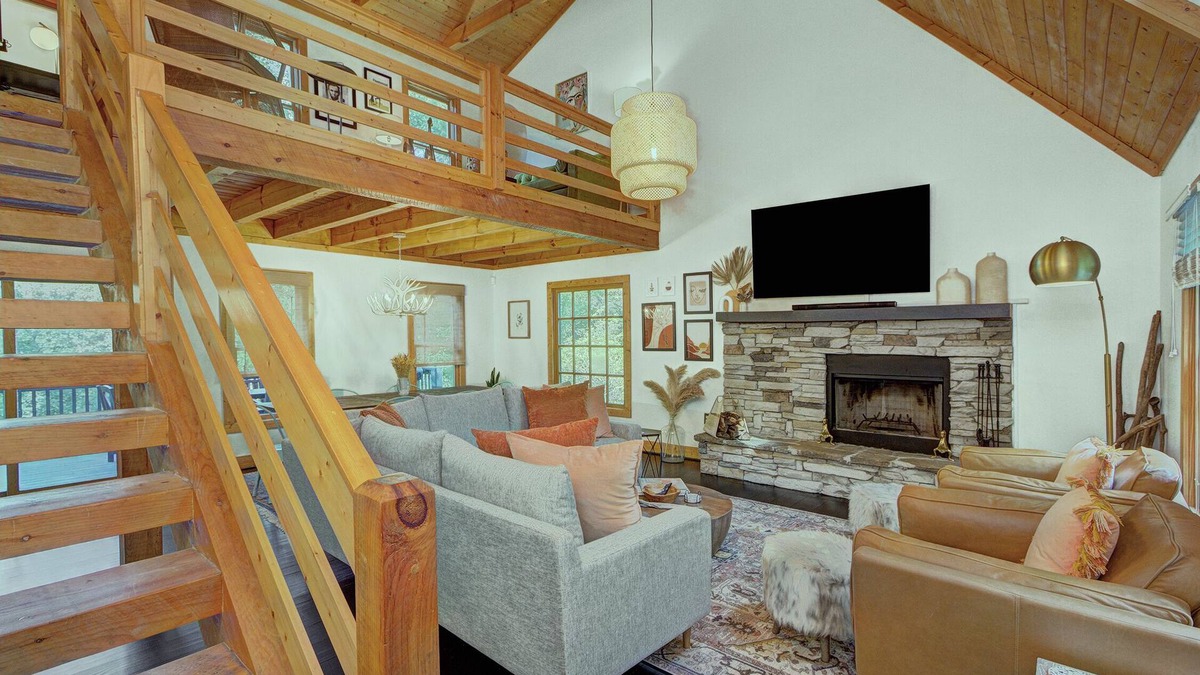 Lake Toxaway Cabin | Rainbow's End Mountain Lake House