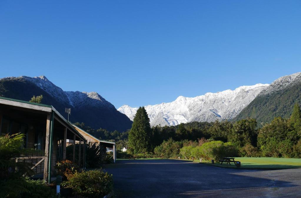Fox Glacier Hotel | Rainforest Motel
