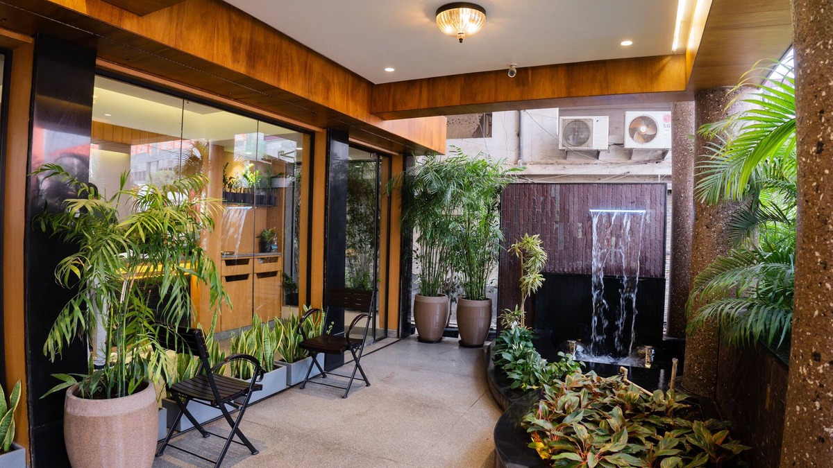 Maharana Pratap Nagar Hotel | Rajhans Regency