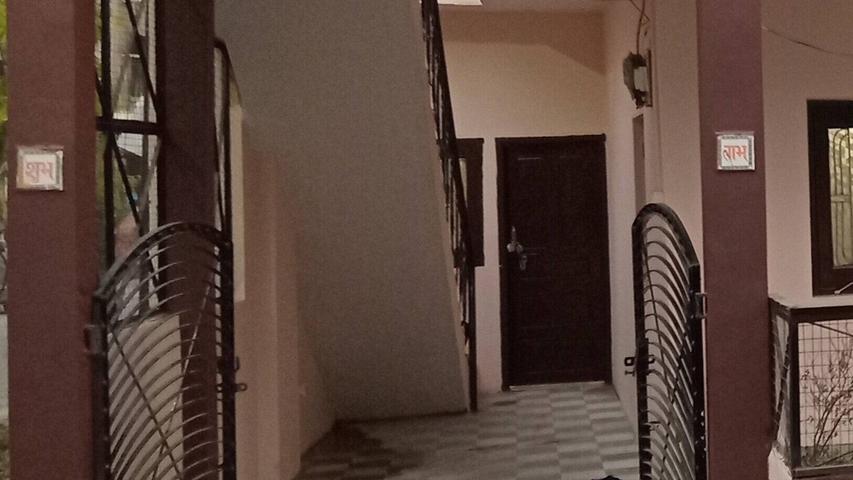 Ujjain House | Rajtaru Home Stay - Stay at the posh and peace full place of the city.