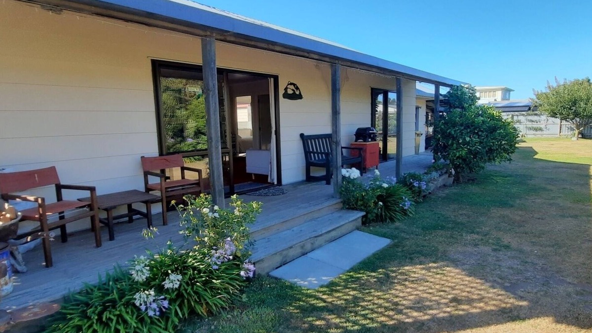 Southbridge House | Rakaia Huts village with Rakaia River nearby. Great family getaway spot. Pets OK