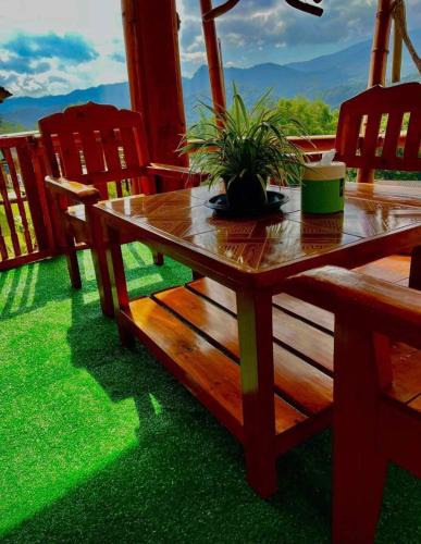 Doi Lo Ski Chalet | Rakkhao inthanon River sunset view