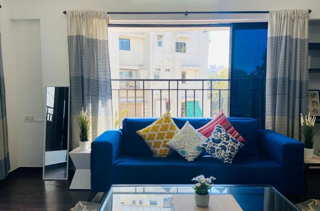 Pali Hill Apartment | Rama 2 - 401, Carter Road, Bandra West by Connekt Homes
