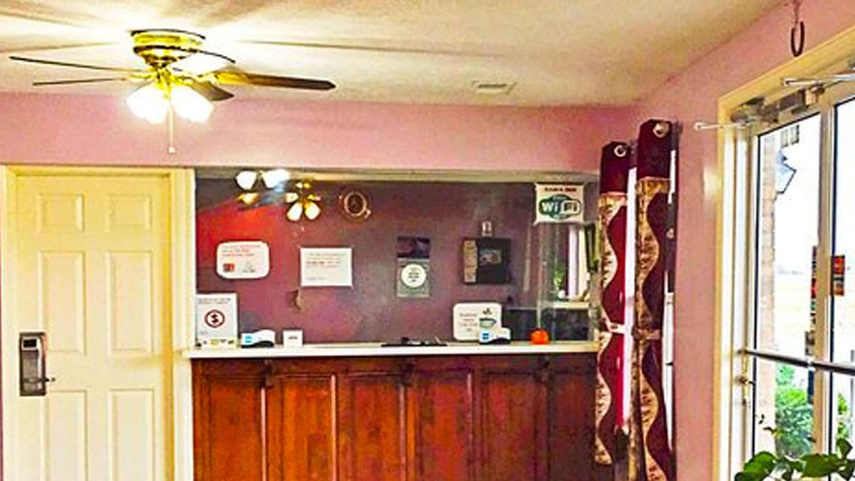 Fruitvale Hotel | Rama Inn Bells