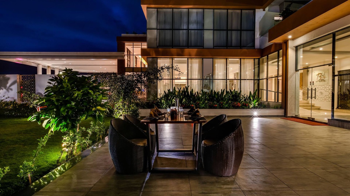 Narasapura Hotel | Ramada by Wyndham Bengaluru Yelahanka