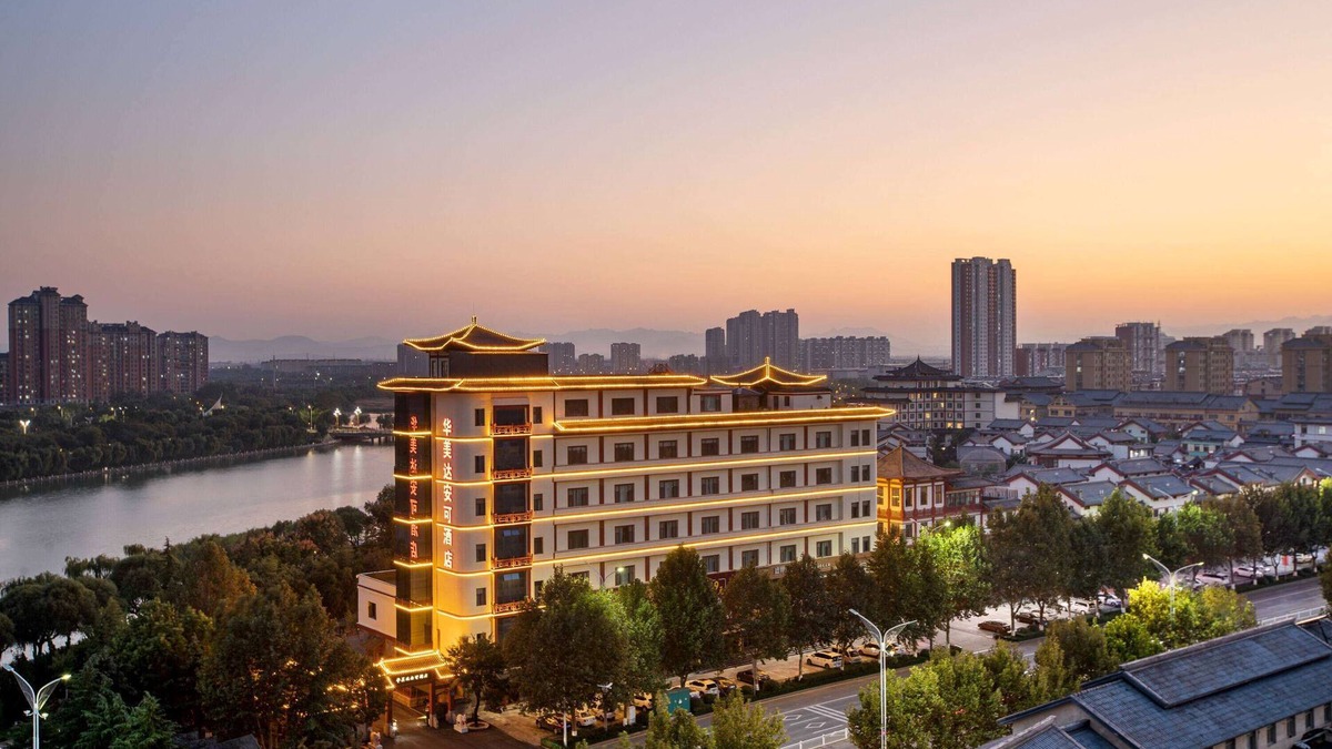 Kuiwen District Hotel | Ramada Encore by Wyndham Linqu Downtown