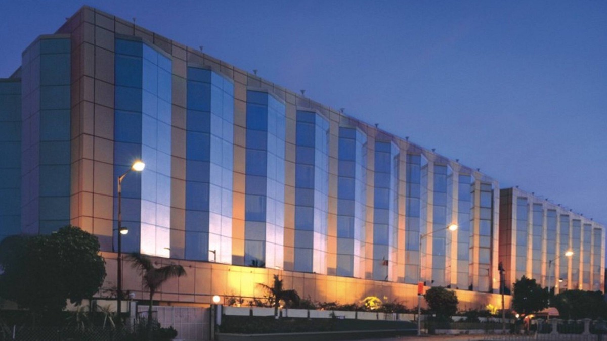 Juhu Hotel | Ramada Plaza by Wyndham Palm Grove