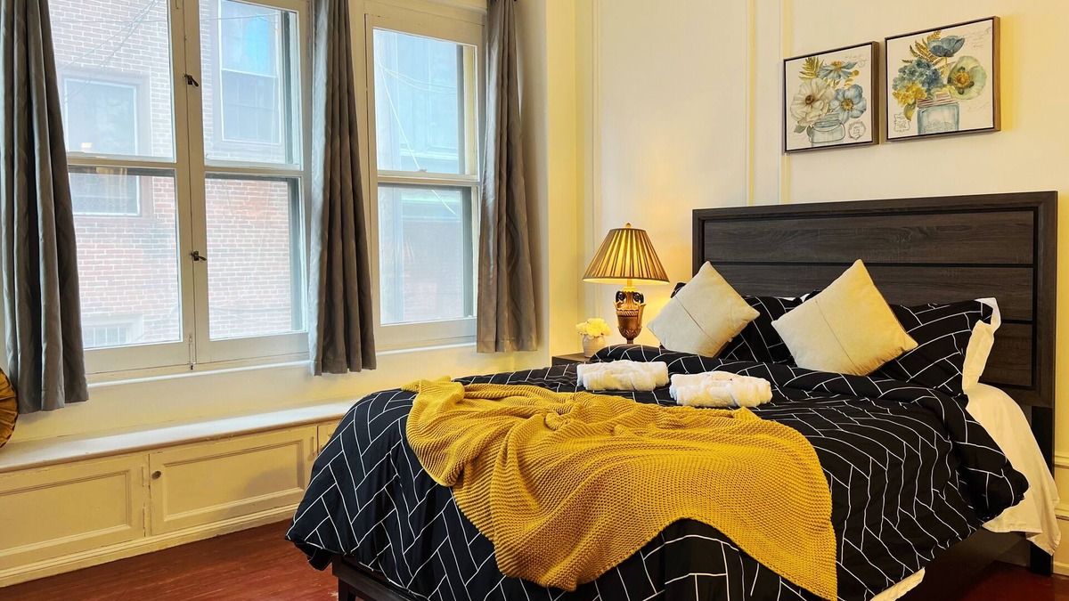 Fitler Square Apartment | Ramblei near Rittenhouse Sq/2 bedroom – Unit B