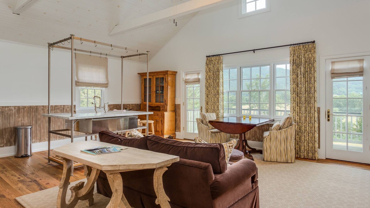 Greenwood House | Ramsay Estate | Carriage House w/Mountain Views