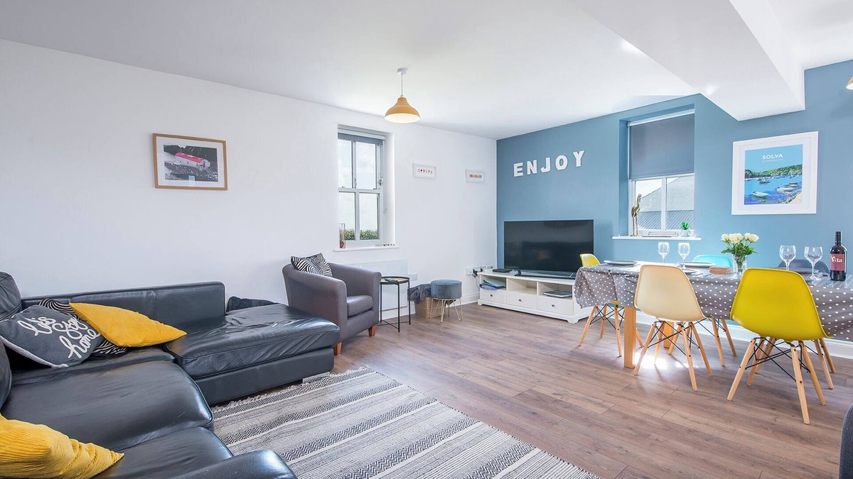 Solva Cottage | Ramsey View, Holiday property Llanunwas, Solva, Sleeps 6, 3 bedrooms, bathrooms