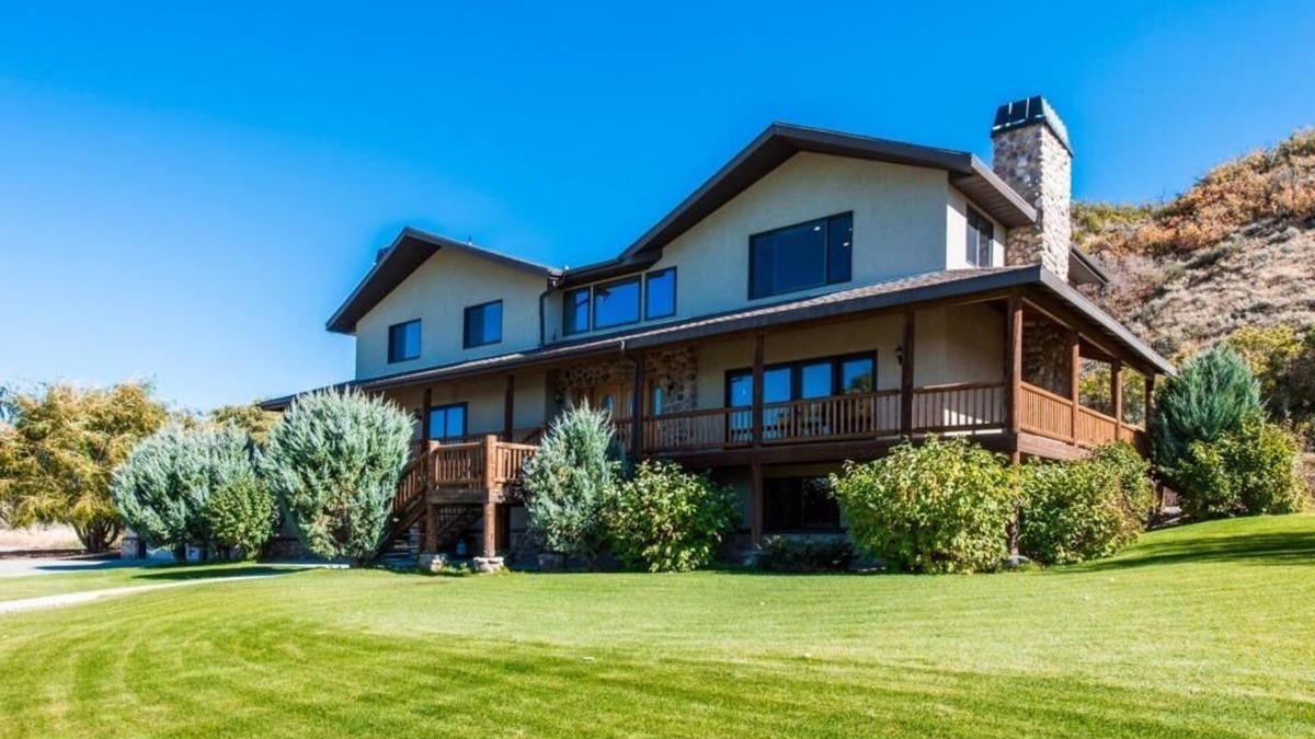 Daniel House | Ranch Cabin Mountain Views, Tennis Court, Fire Pit, Hot Tub, Family Reunions