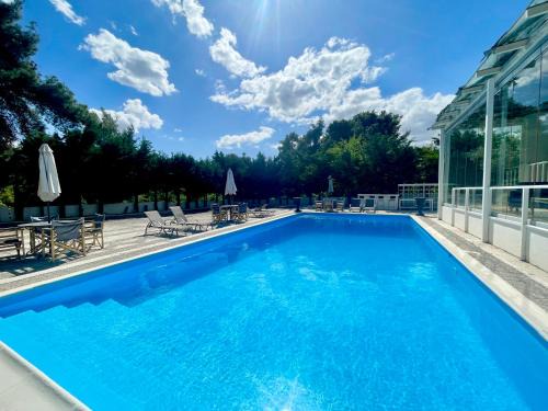 Anixi Villa | Ranch Ekru