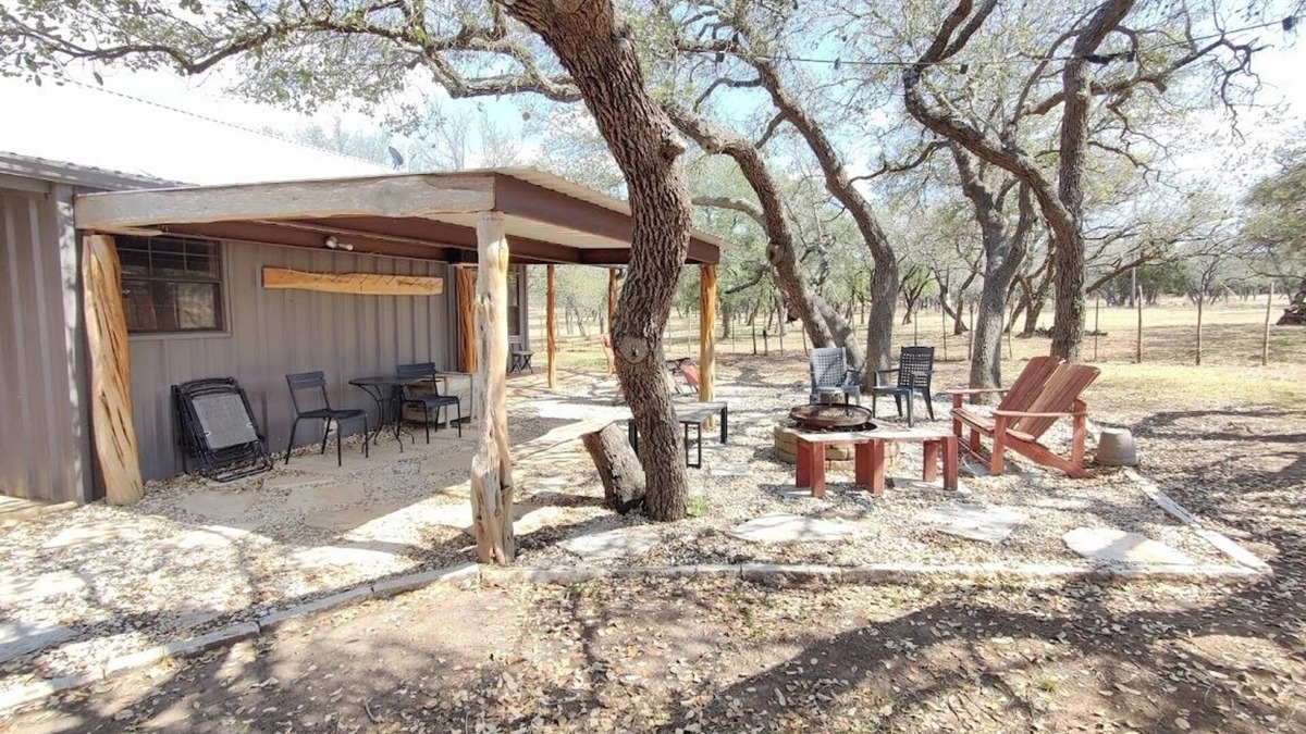 Johnson City House | Ranch Escape w/ Firepit+ 5 Minutes to Wineries