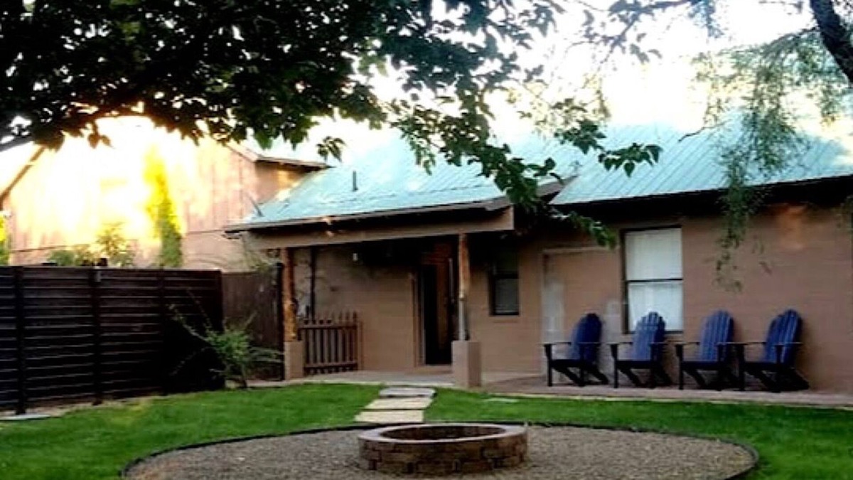 Cottonwood House | Ranch Guest House Near Sedona and Jerome, Sleeps 8