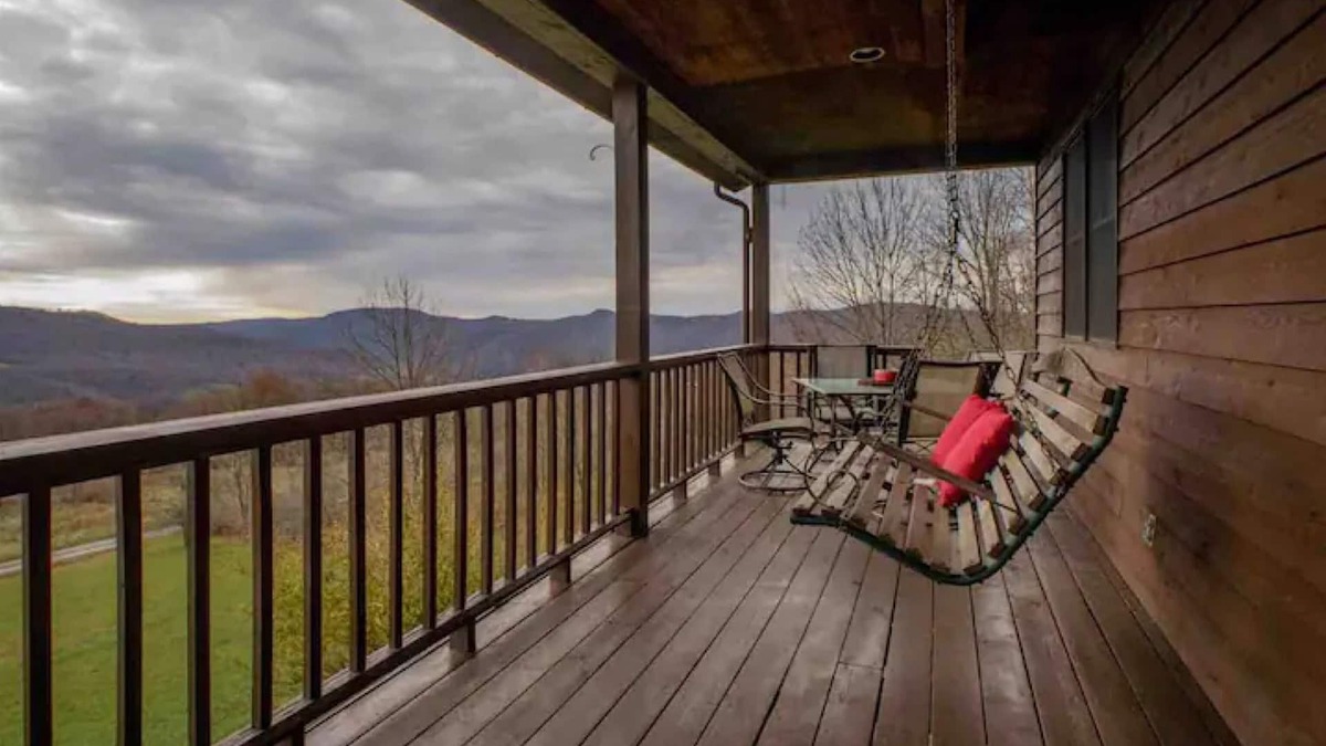 Dryfork House | Ranch Home w/Rolling Hill Views & Hot Tub