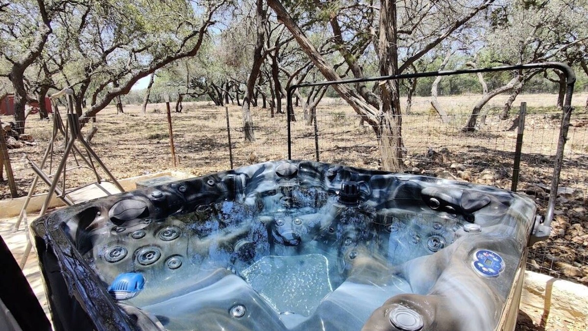 Johnson City House | Ranch House + Cabin w/ Fire Pit + Hot Tub