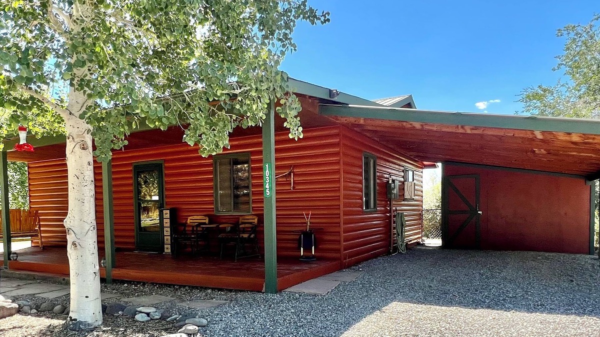 Lazear House | Ranch House on a private 70 acre ranch