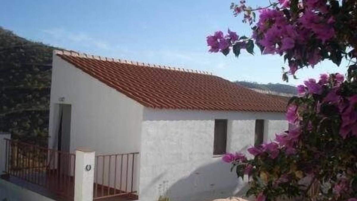 Rubite Villa | Ranch Studio in Quiet White Village Setting with shared Pool and Hot Tub