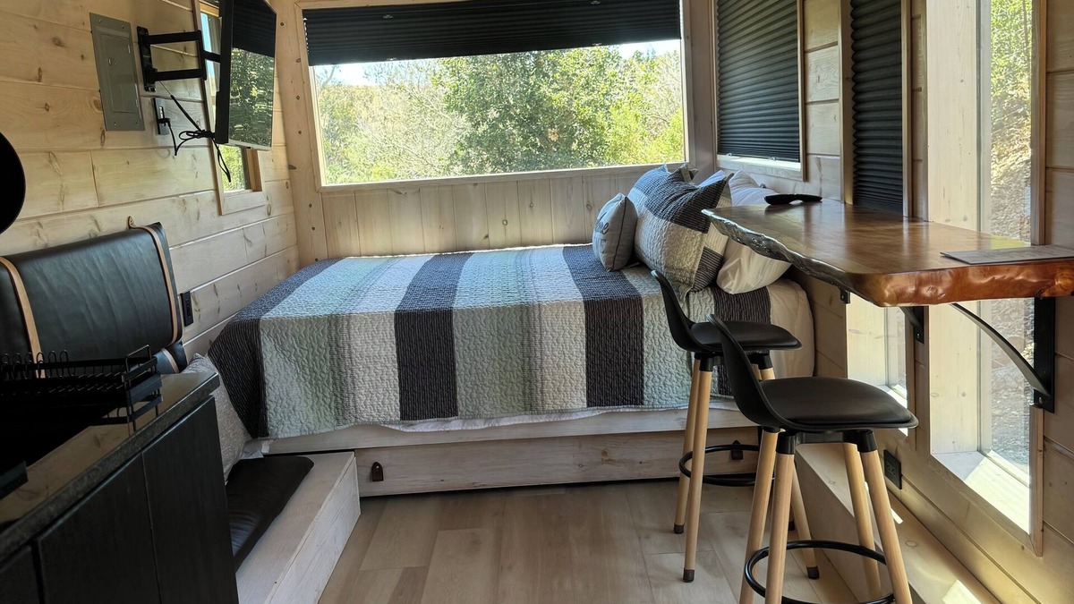 Cambria Cabin | Ranch style living with incredible views!